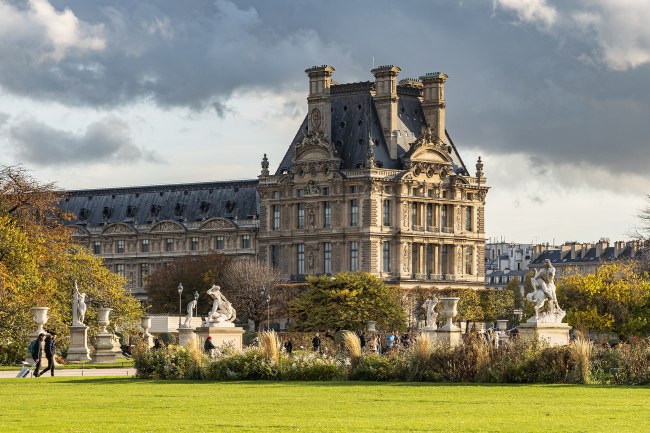 Louvre Workers Plan December Strike Over Conditions