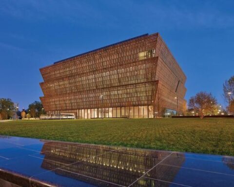 Trump Administration Warns Smithsonian of Funding Cut Without Comprehensive Review