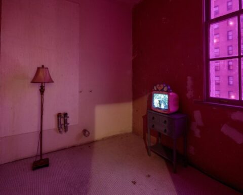 Nolan Kelly Explores 'What a Wonderful World' at L.A.'s Variety Arts Theater