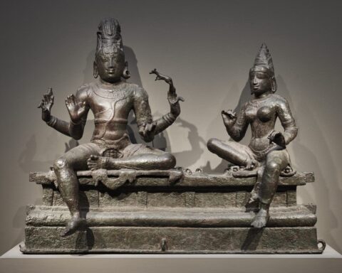 Smithsonian to Repatriate Three Stolen Bronzes to India