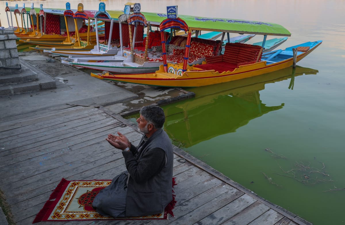 Artistic Narratives: Exploring Diasporic History and Social Media Influence