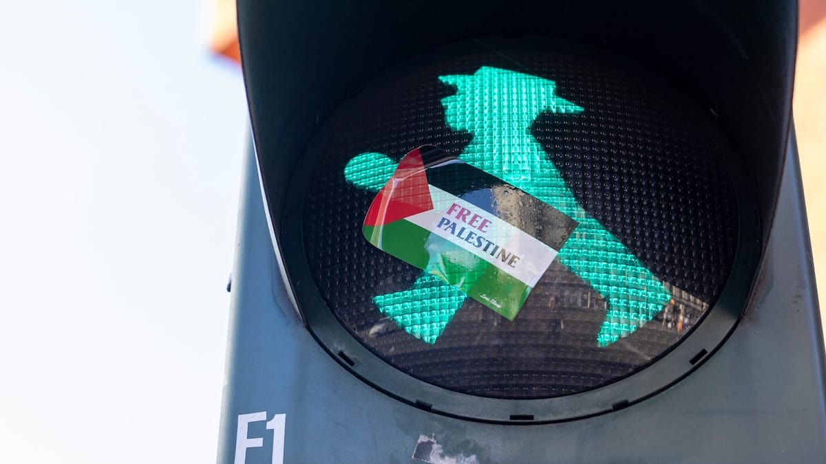 German Art World Critiqued for Inconsistencies