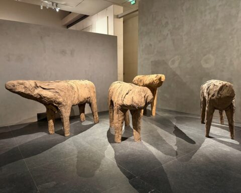 Exploring the Human Form in Magdalena Abakanowicz's Paris Exhibition