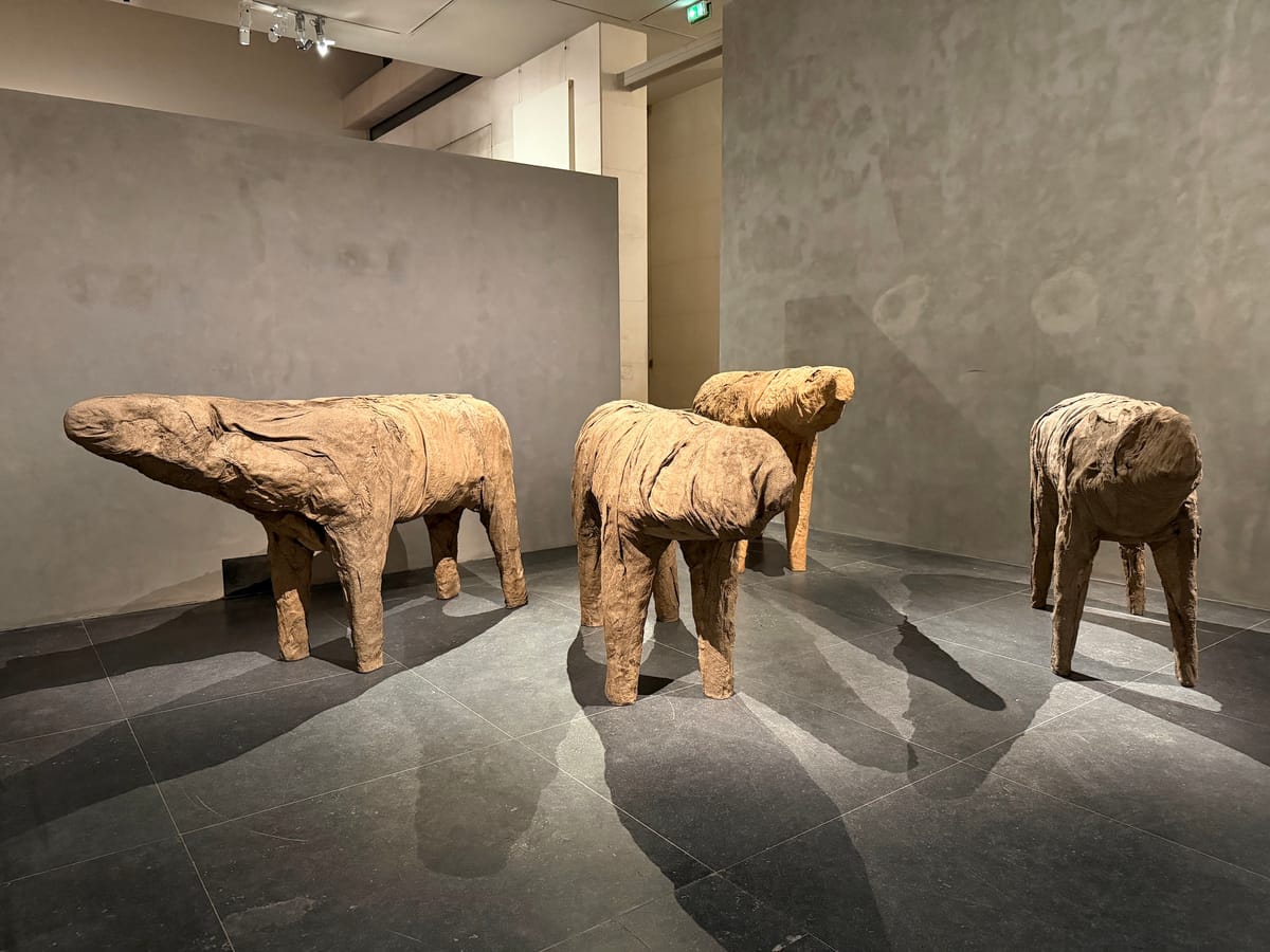 Exploring the Human Form in Magdalena Abakanowicz's Paris Exhibition