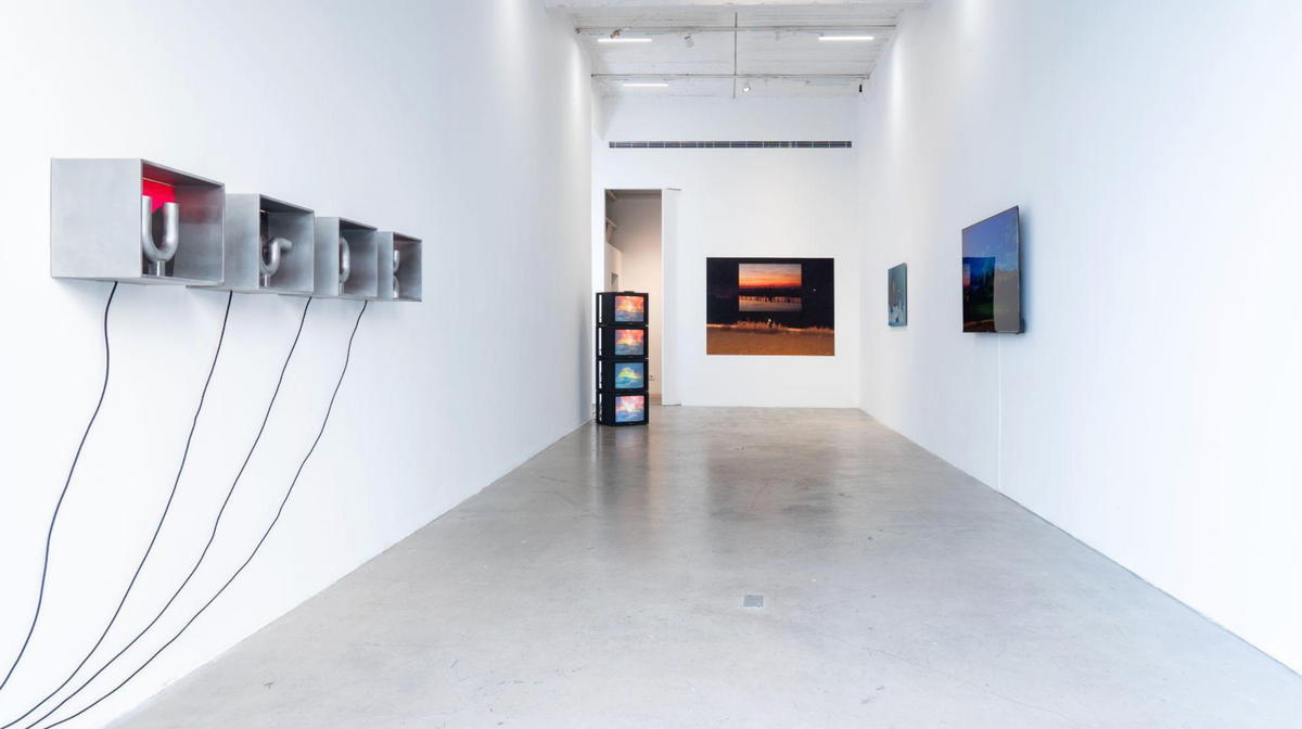 Lebanese Gallery Owner Faces Challenges Amid Israeli Airstrikes