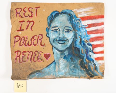 Photographer Becomes Custodian of Renee Good’s Memorial