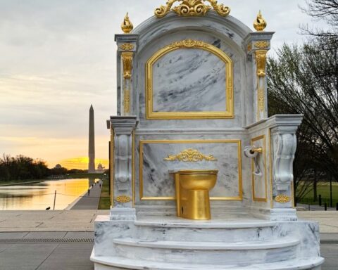 Gold Toilet Artwork Criticizing Trump Emerges on National Mall