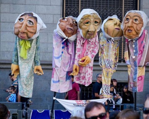 Exploring Art, Fire Island's Influence, and the Impact of Technology on Jewelry