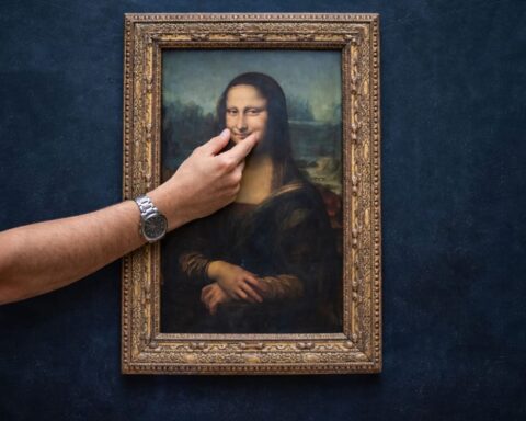 Survey Reveals Majority of Men Wish Mona Lisa Would Smile