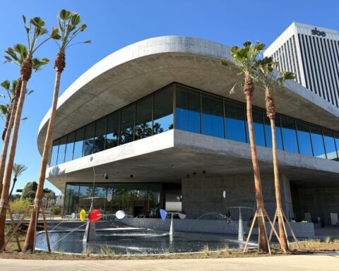 LACMA's Innovative Structure Encourages Visitor Exploration