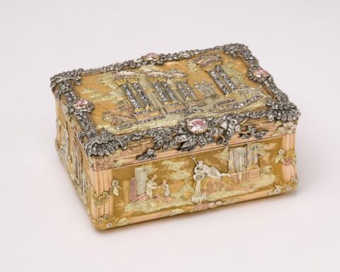 Restored Jeweled Snuffboxes from Paris Heist Set for V&A Display