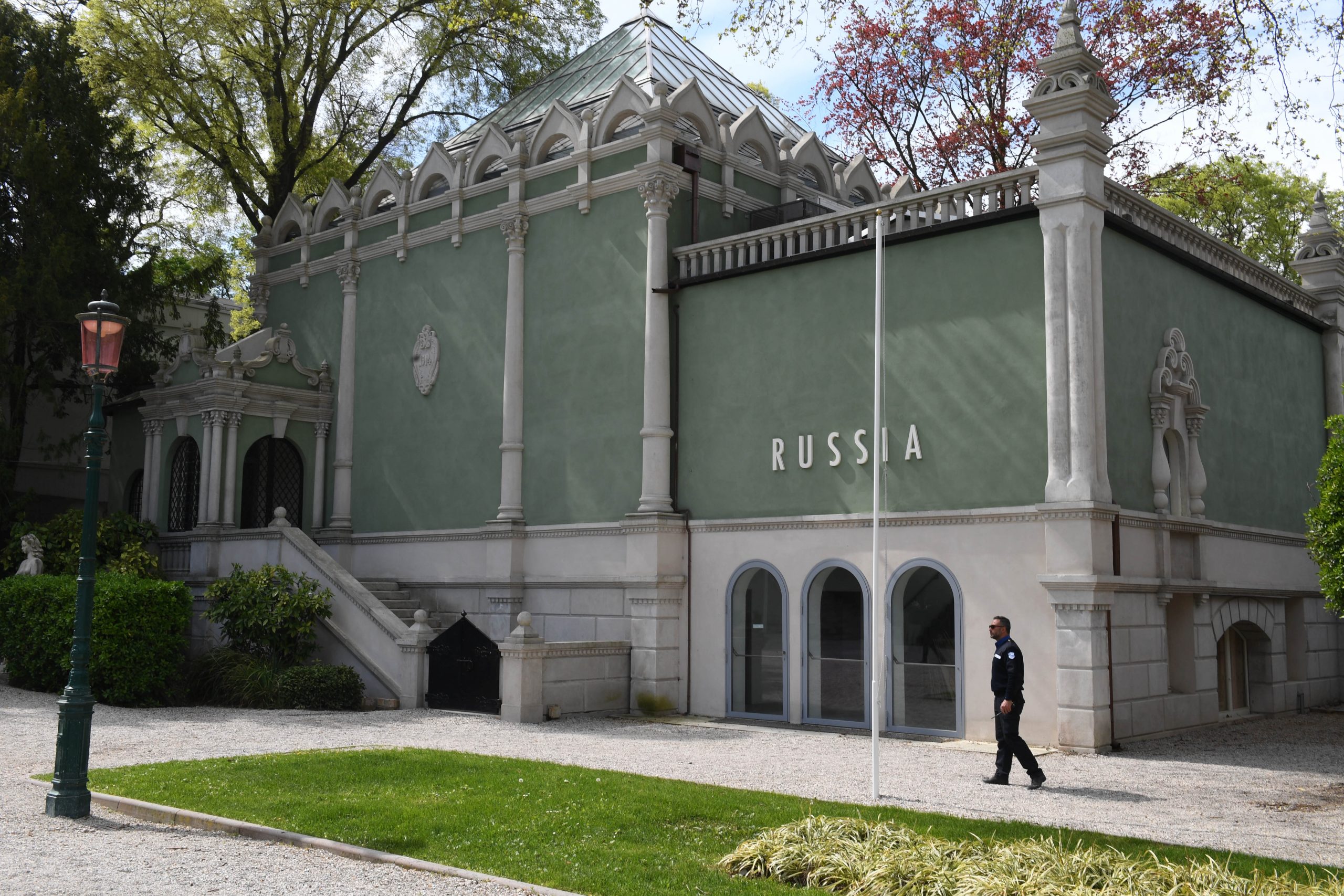 E.U. Threatens Venice Biennale Funding Over Russia Pavilion’s Return