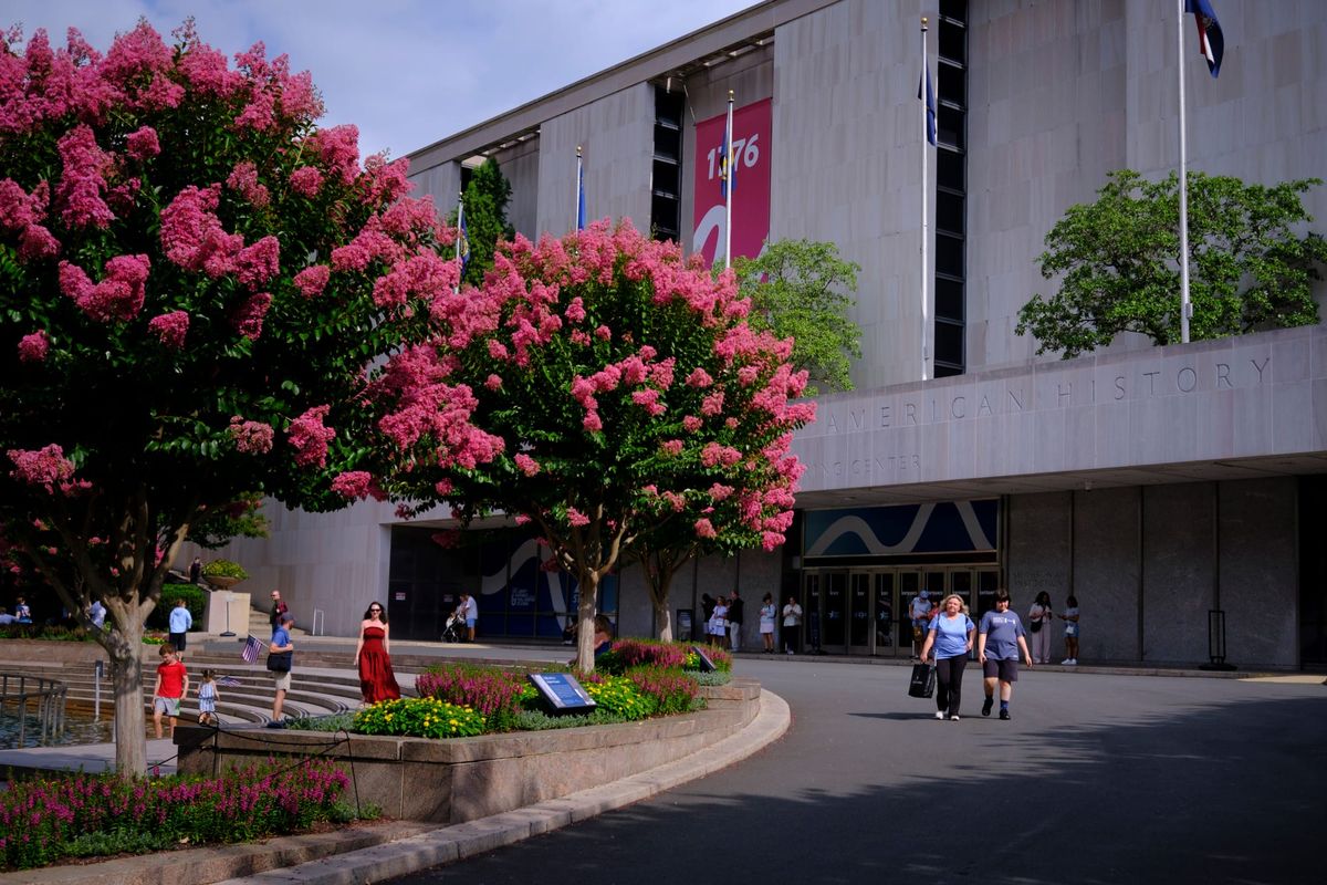 Trump Directs Warning Signs to Be Placed Outside Smithsonian History Museum