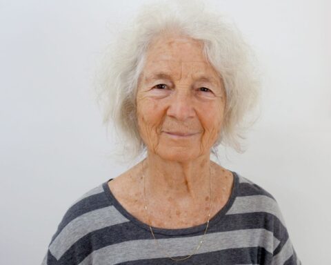 Simone Forti, Trailblazing Artist of Movement and Chance, Dies at 91