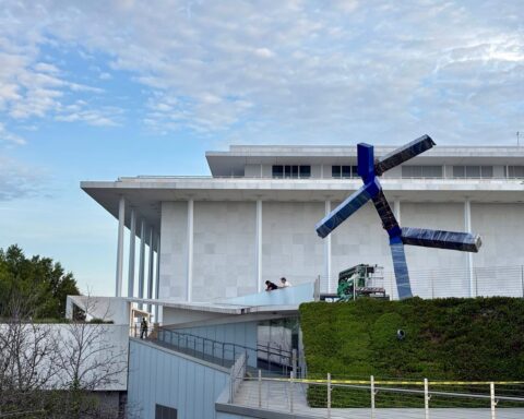 National Park Service Removes Joel Shapiro Sculpture Outside Kennedy Center Without Explanation