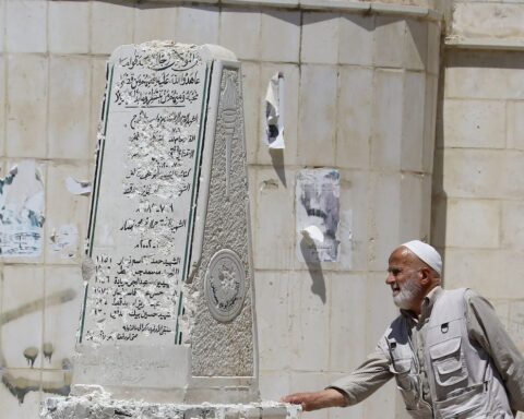 Israel’s Smotrich Urges Netanyahu to Remove 40 More Palestinian Memorials in West Bank